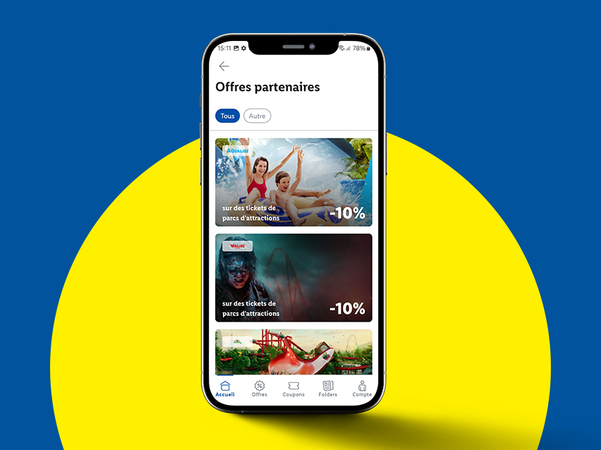 Application mobile Lidl affichant des offres partenaires pour des parcs d'attractions, avec des réductions de 10%.