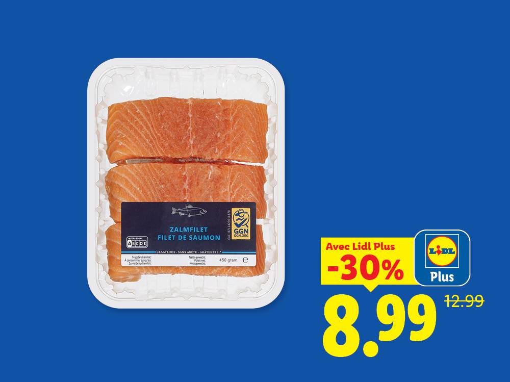 Filet de saumon frais en barquette, avec une réduction de 30% à 8,99 €.