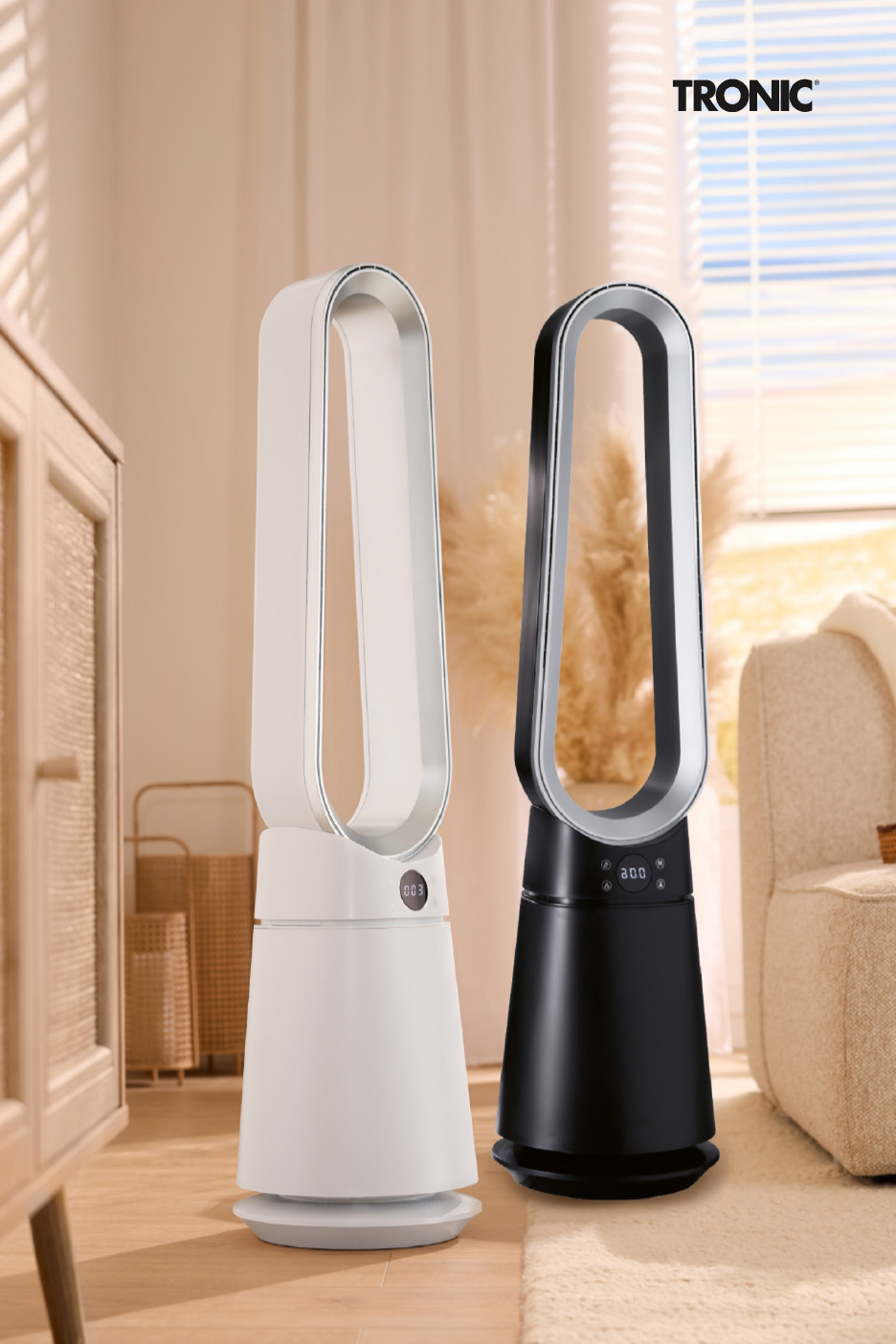 Deux ventilateurs sans pales, un blanc et un noir, dans un intérieur moderne et lumineux.